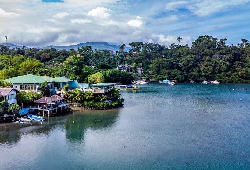 Edgewater Dive & Spa Resort