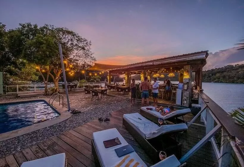 Edgewater Dive & Spa Resort