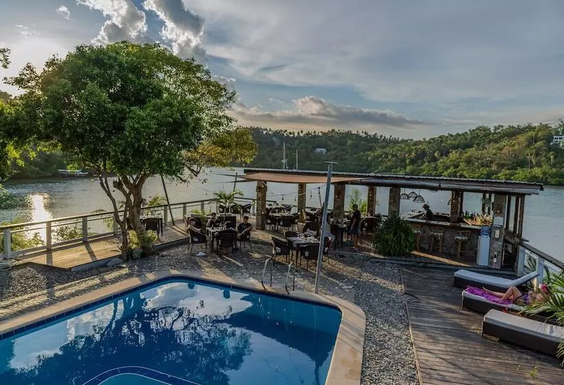 Edgewater Dive & Spa Resort