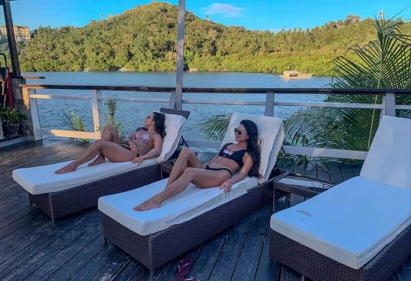 Edgewater Dive & Spa Resort