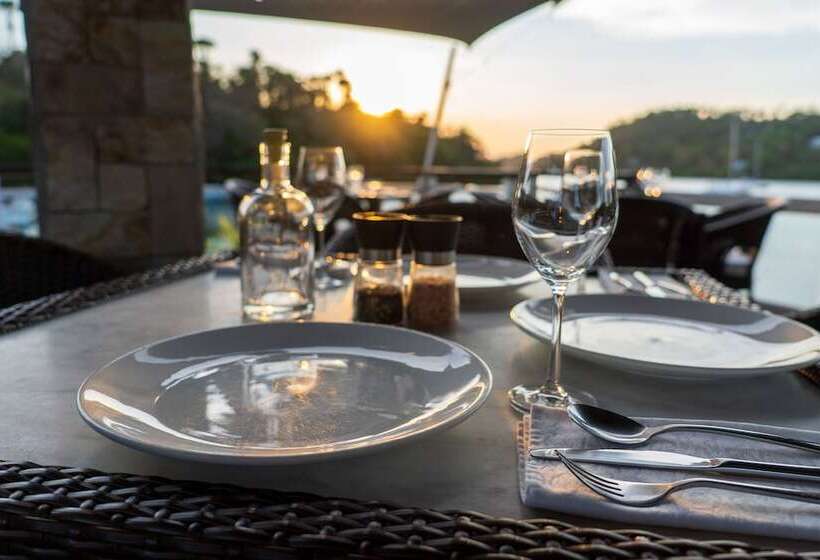 Edgewater Dive & Spa Resort