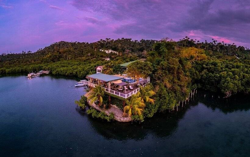 Edgewater Dive & Spa Resort