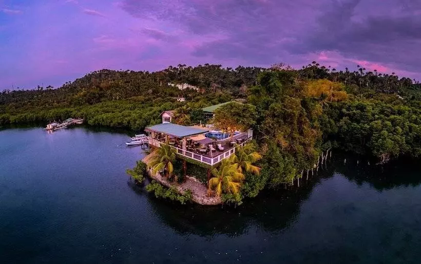 Edgewater Dive & Spa Resort