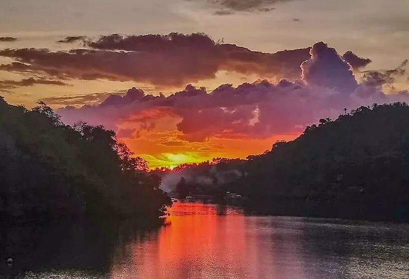 Edgewater Dive & Spa Resort