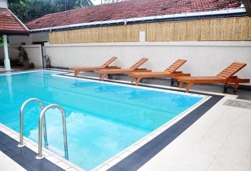 Отель Belga Boutique