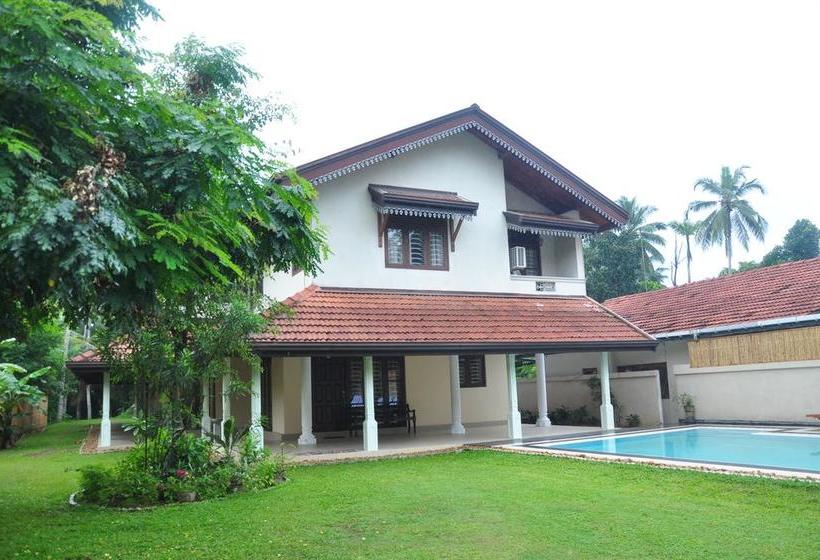 Отель Belga Boutique