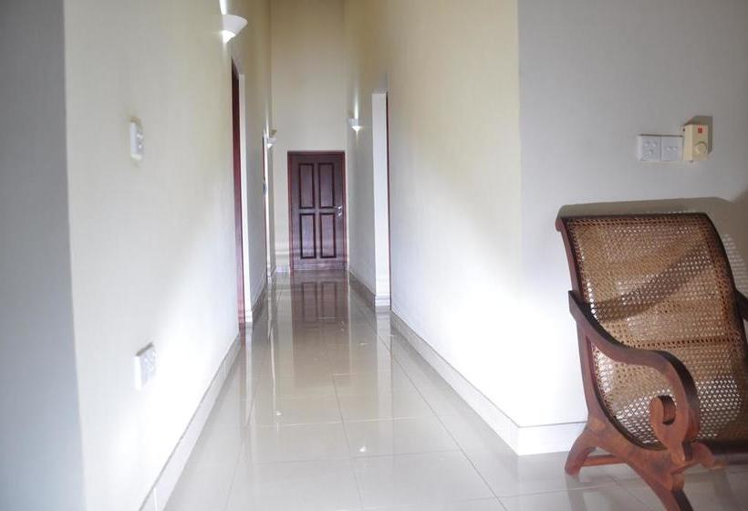 Отель Belga Boutique