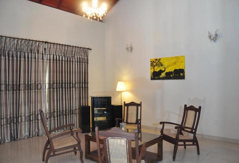 Отель Belga Boutique