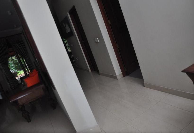 Отель Belga Boutique