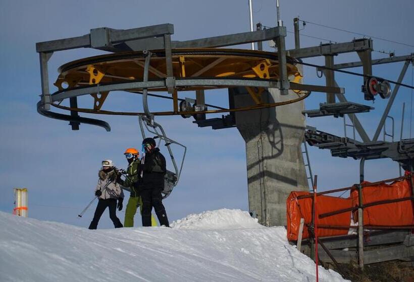 בית מלון כפרי Champoussin Lodge