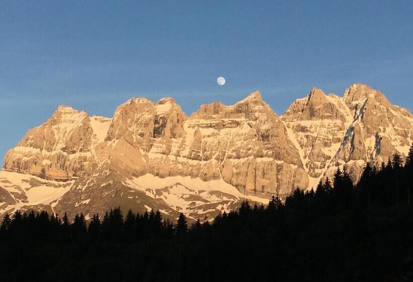 בית מלון כפרי Champoussin Lodge