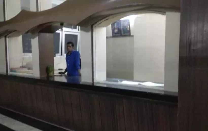 Hotelli Iroomz Subhadra Comforts