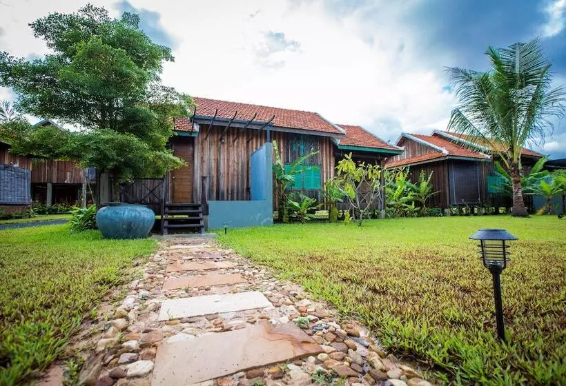 ホテル Kampot River Residence