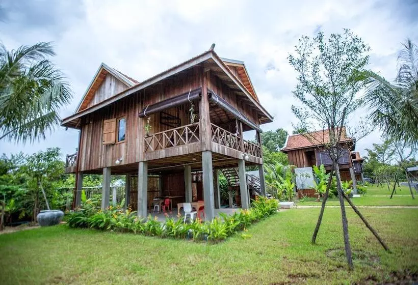 ホテル Kampot River Residence