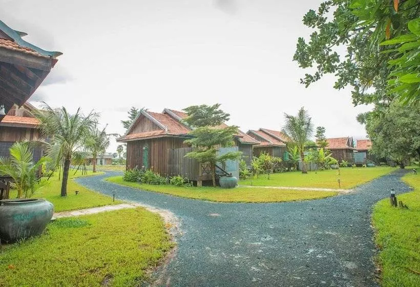ホテル Kampot River Residence