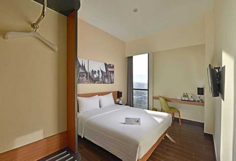 Whiz Prime Hotel Khatib Sulaiman Padang