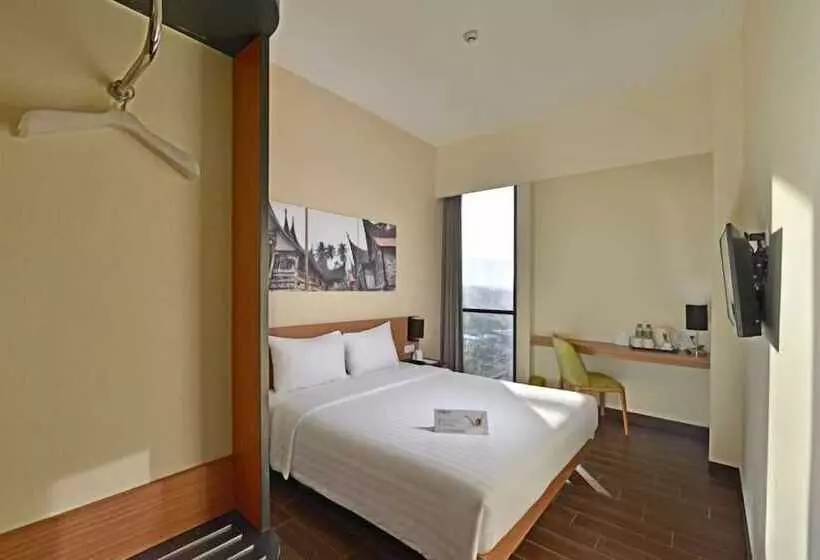 Whiz Prime Hotel Khatib Sulaiman Padang