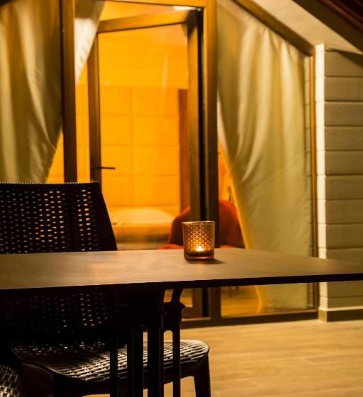 Maxuite Hotel In Home