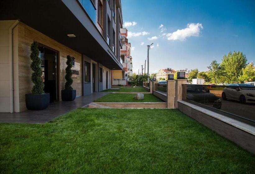 Maxuite Hotel In Home