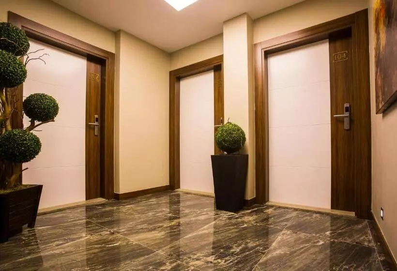 Maxuite Hotel In Home