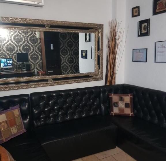 تختخواب و صبحانه Mpoint Motel