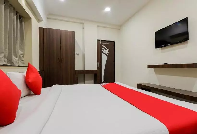 Oyo 7421 Hotel Relex