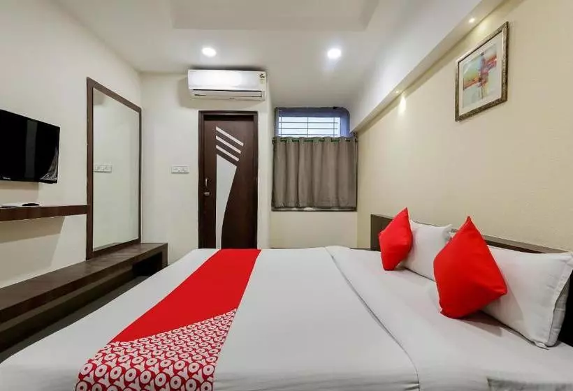 Oyo 7421 Hotel Relex