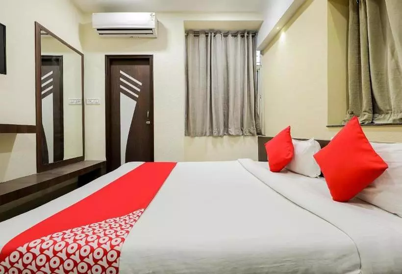 Oyo 7421 Hotel Relex