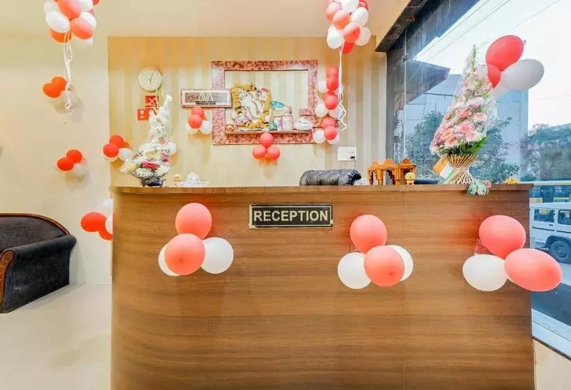 Oyo 7421 Hotel Relex