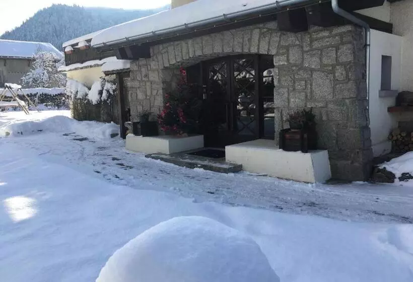 ベッドアンドブレックファースト Chalet L'aiglon