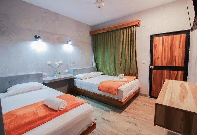 مبيت وإفطار Tamarindo Inn