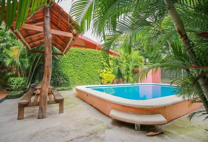 Aamiaismajoitus (B&B) Tamarindo Inn