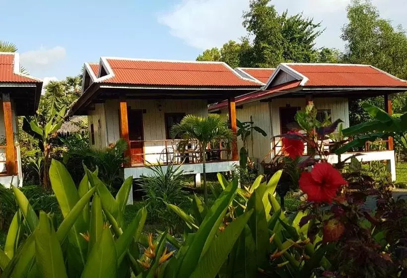 هتل Gecko Village