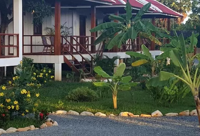 هتل Gecko Village