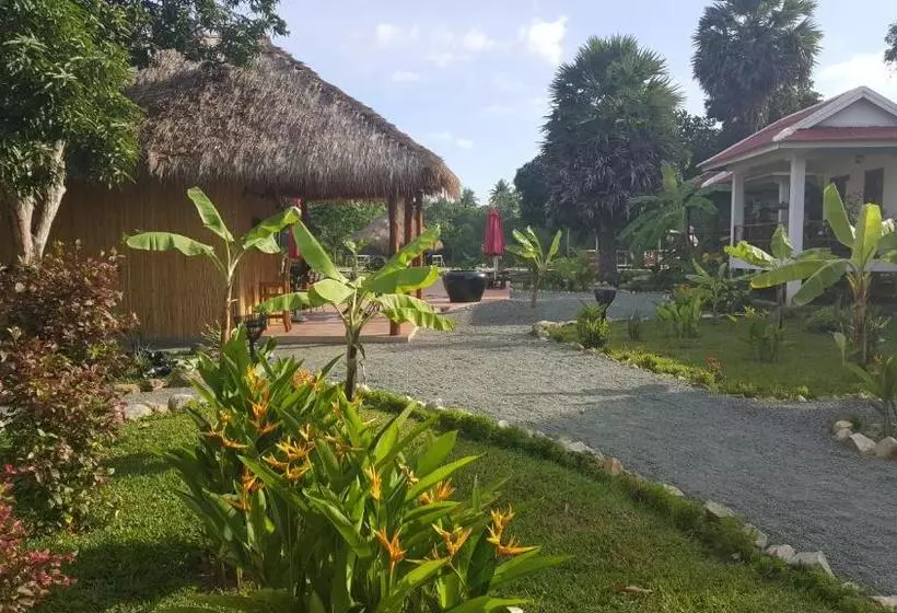 هتل Gecko Village