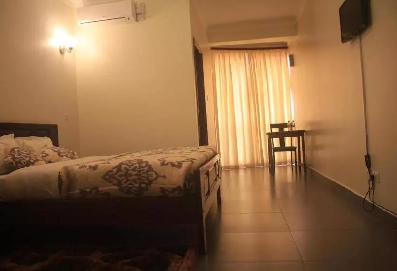 هتل Kenendia