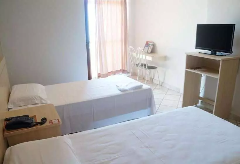 Hotelli Manhuaçu Center