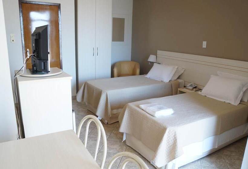 酒店 Manhuaçu Center