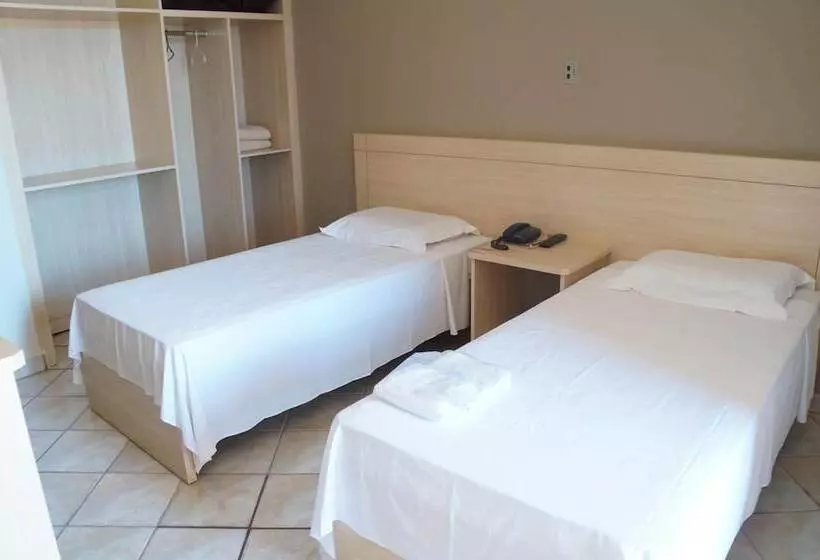 Hotelli Manhuaçu Center