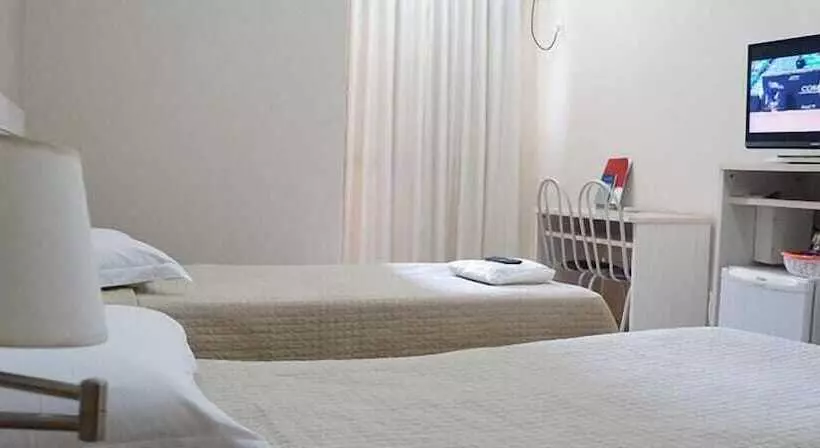 Hotelli Manhuaçu Center