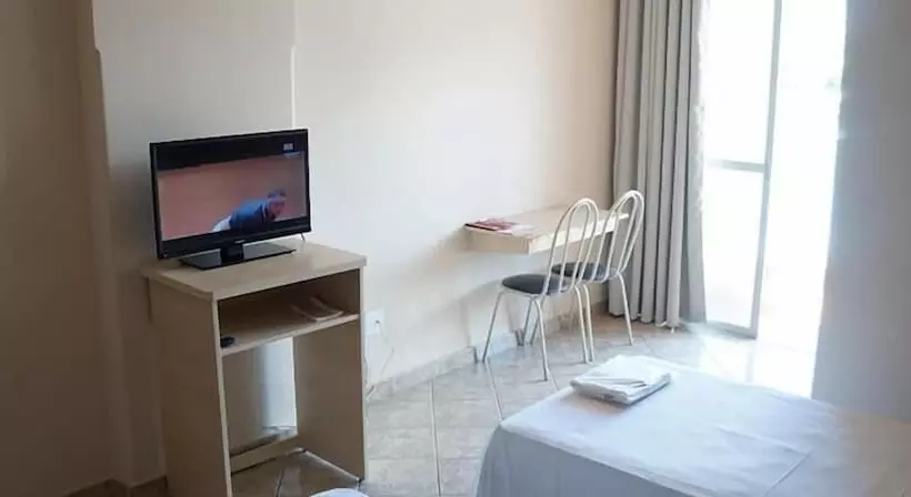 Hotelli Manhuaçu Center