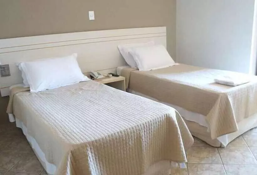 Hotelli Manhuaçu Center