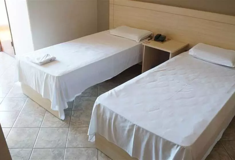 Hotelli Manhuaçu Center