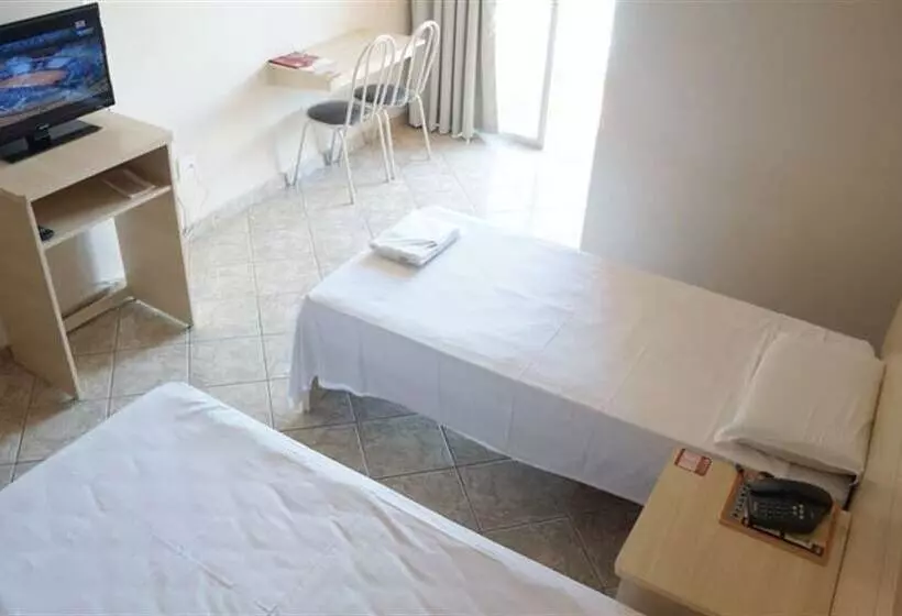 Hotelli Manhuaçu Center