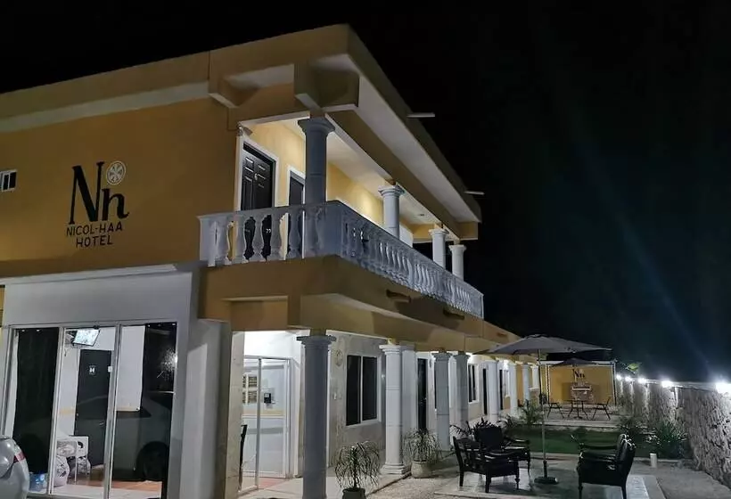 ホテル Nicol Haa