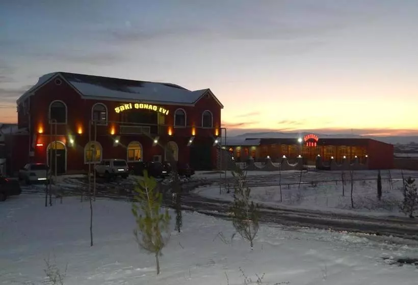 مُتل Seki Qonaq Evi