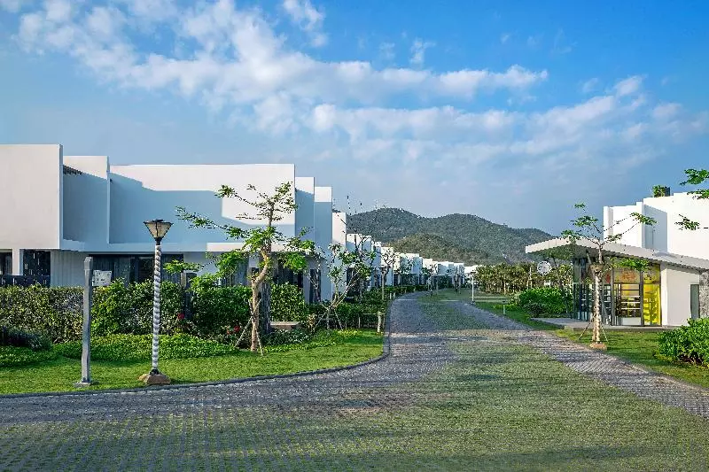 استراحتگاه Oceanami Villas & Beach Club  Managed By Oceanami Group