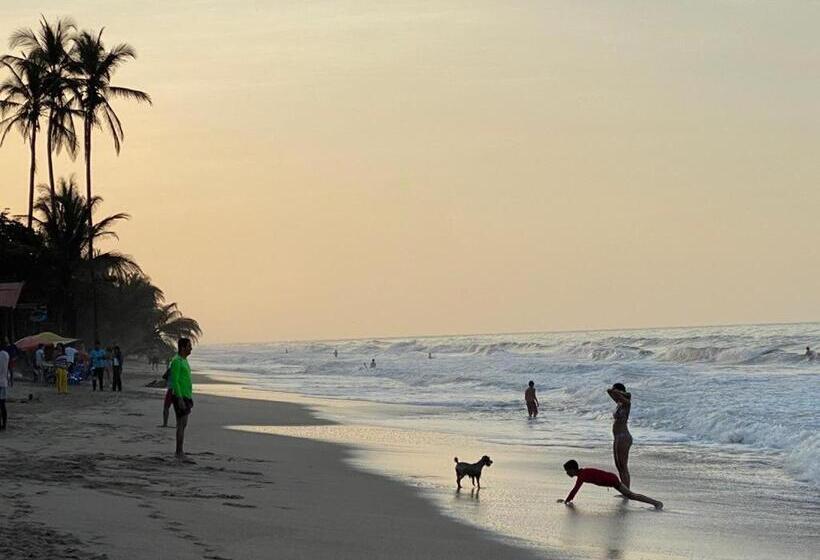 هاستل Bikini Hotel & Pool