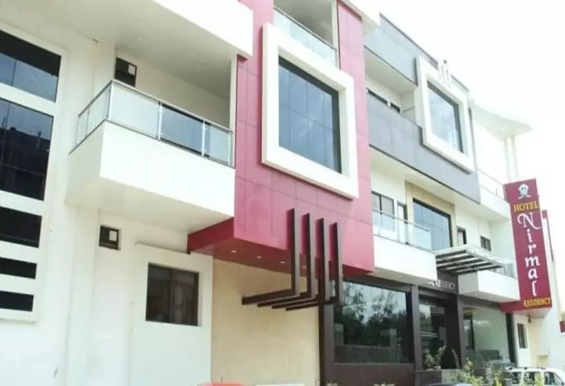 ホテル Super Townhouse Lalghati Near Airport