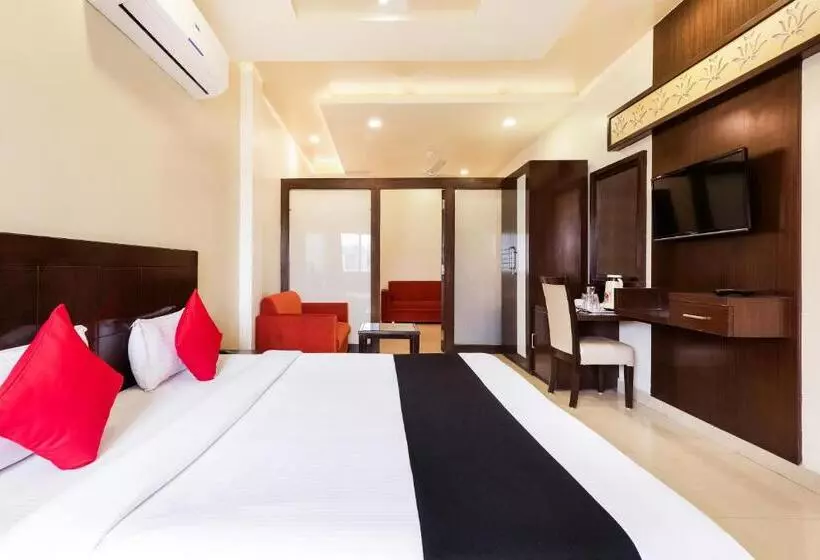 ホテル Super Townhouse Lalghati Near Airport
